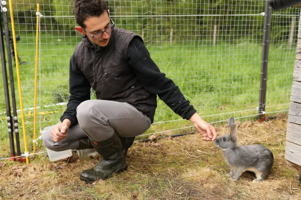 Lapin Ch&egrave;vre et agriculteur