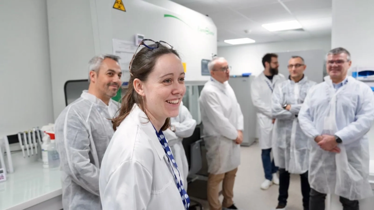 Ceva travailleur au laboratoire